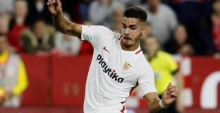 Севиля иска да закупи Андре Силва