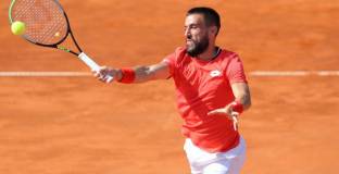 Наказаха тенисист заради заплахи към съдия