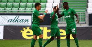 Лудогорец удари Локо Пловдив и измести ЦСКА от върха