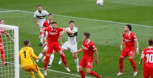 Севиля се изложи преди реванша срещу Дортмунд (видео)