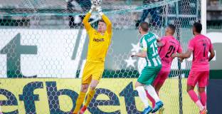 Вратар се завърна в Берое след операция, но още не е готов за игра