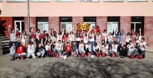 ЦСКА зарадва децата от 191 ОУ 