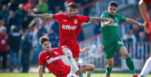 От Лудогорец признаха за расизъм в Казанлък, но от фенове на друг отбор