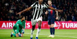 Късен гол лиши Нюкасъл от победа, Дортмунд смачка Милан