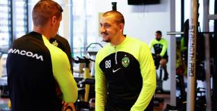 Тодор Неделев с усмивка на лице по време на първата си тренировка с Лудогорец (видео)