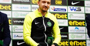 Тодор Неделев с мил жест към вратаря на Септември