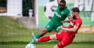 Лудогорец започна с победа