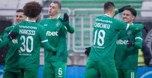 Лудогорец мина през дузпи, но отстрани Ботев Пловдив