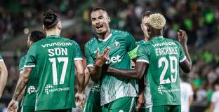 Отменен гол и греда оставиха интригата на Лудогорец - Ференцварош 