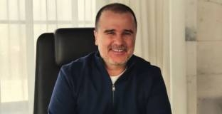 Босът на ЦСКА 1948 и Вальо Илиев гледат на живо мача в Бистрица