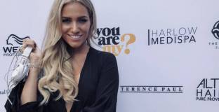 Гигс завъртя роман с 30-годишна