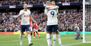 Кейн с два в победата над Форест