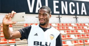 Валенсия опроверга думите на Кондогбиа за Меси и Роналдо 