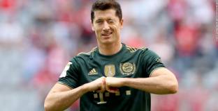 Байерн с размазваща серия от голове и нов рекорд за Левандовски (видео)