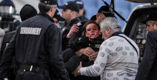 Фенове на Левски раниха полицайка, десетки са в ареста