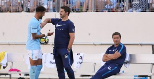 Почетино разбира освиркванията към Уокър 