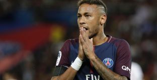 Неймар също ще съди Барселона 