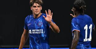 Младият Челси разби и Астана