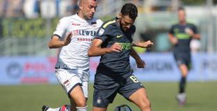 Интер си тръгна с трите точки от Кротоне