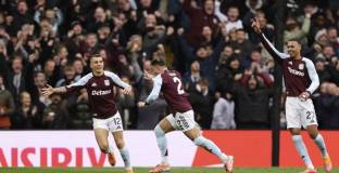 Астън Вила удари Ман Сити