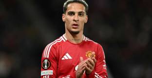 Антони би предоговорил с Юнайтед заради Бетис