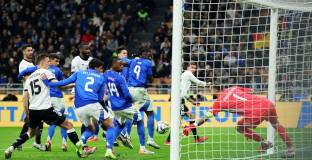 Германия проспа едно полувреме, но спечели срещу Италия