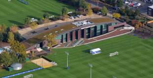  Посъветваха Челси да затвори базата в Кобъм