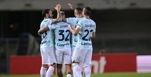 Интер вкара 6 на Верона, Милан спаси точката срещу Кремонезе