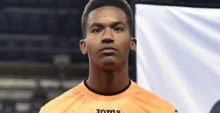 Арсенал, Рома и Наполи ще се борят за 19-годишен вратар 