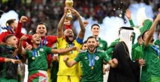 Двама загинаха, празнувайки победата на Алжир над Тунис