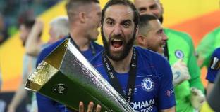 Рома може да наеме Игуаин