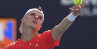 Меншик прекърши Фриц и ще играе с Джокович на финала в Маями