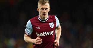 Бърнли се интересува от Уорд-Прауз