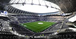 Тотнъм потвърди, че ще има зрители на мача с Арсенал