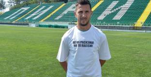 Тежко наказание за Манолев след расисткия скандал