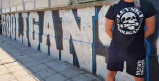 Феновете на ЦСКА и Левски си спретнали як бой в пернишко заведение