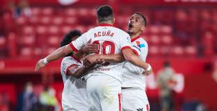 Севиля нанесе поражение на Атлетико и зарадва Реал и Барса (видео)