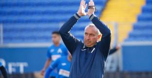 Голям дълг е вбесил Мъри Стоилов?