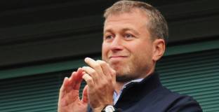 Абрамович емигрира в Израел 