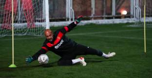 Ники Михайлов минава медицински прегледи днес