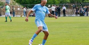 Мартин Петров за Камбуров: Трудно се вкарват 256 гола