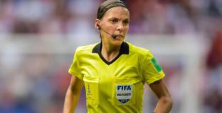 Фрапар ще стане първата жена, която ще ръководи мач от Световното 