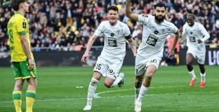 Анже спечели дербито с Нант и потопи „канарчетата“ още по-дълбоко 