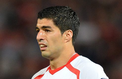 Ливърпул ще преговаря със Суарес след края на сезона