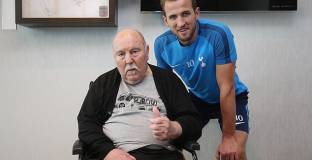 Джими Грийвс постъпи в болница