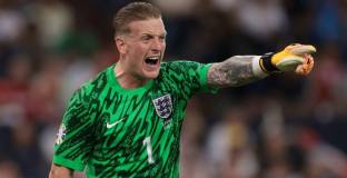 Дайк може да прати Пикфорд на пейката