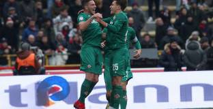 Фиорентина се реваншира на феновете с победа над Болоня (видео)