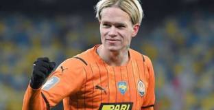 Нюкасъл е готов да се включи в битката за Мудрик