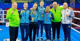 Станимира Петрова с приза за „Най-технична боксьорка“ в Белград