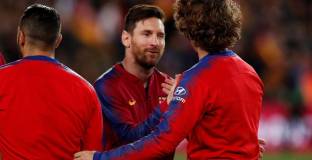 Гризман: Трудно общуваме с Меси